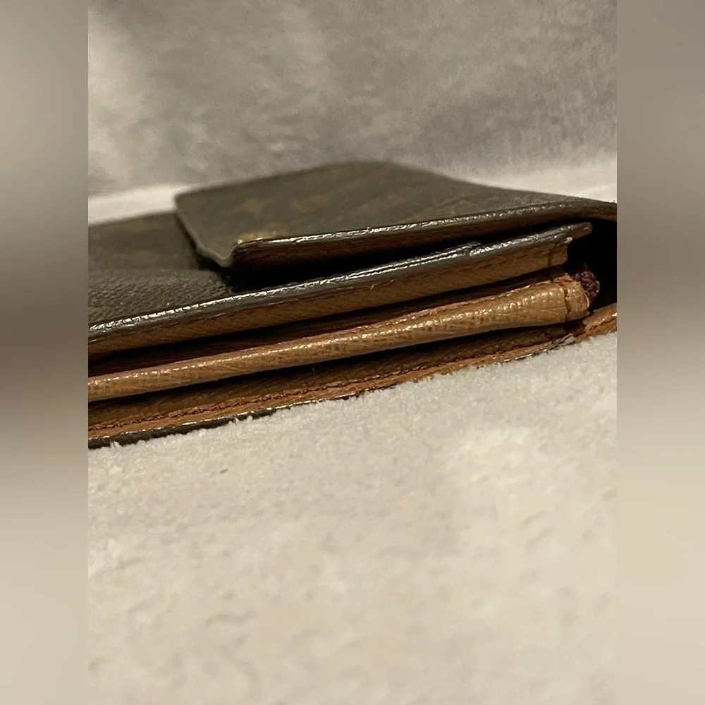 Louis Vuitton Vintage Monogram Sarah Wallet